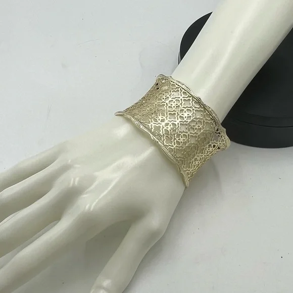 Kendra Scott Designer Candice Gold Tone Filigree Concave Wide Cuff Bracelet - Picture 1 of 13